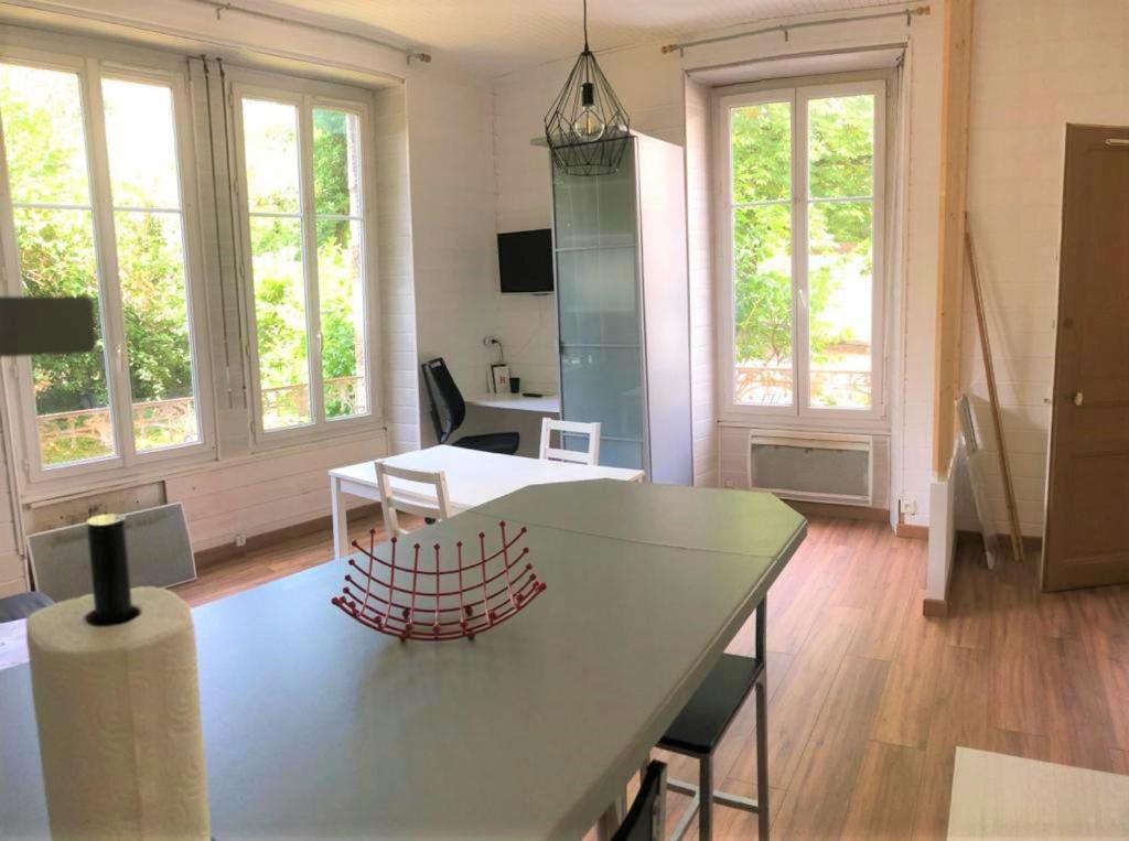 Le Coeur, Studio Central Refait A Neuf, Au Calme Besancon Luaran gambar